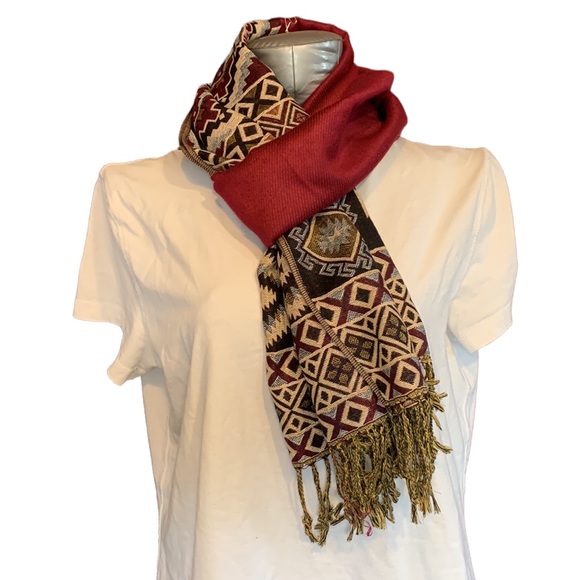 Thick shawl or scarf, heavier and warmer - Picture 3 of 11